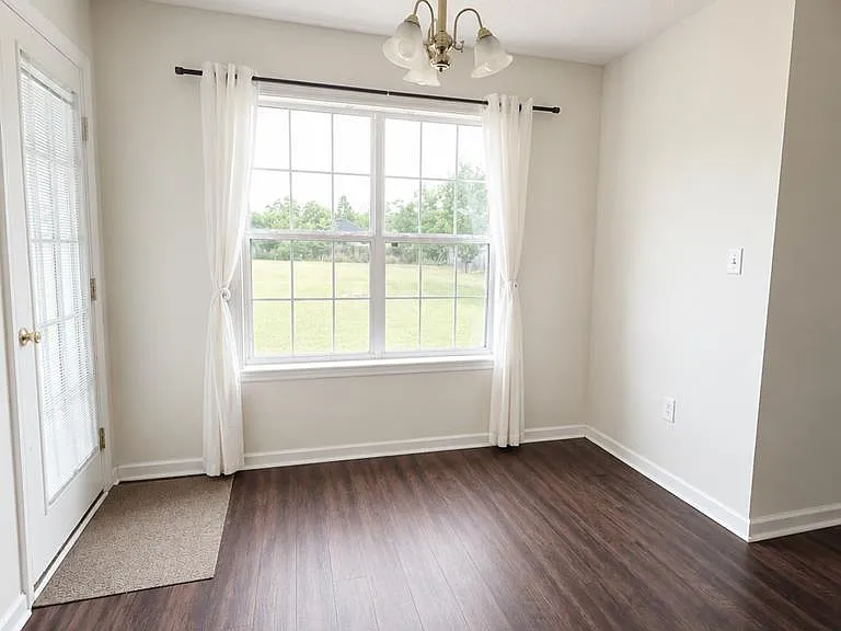 4001 Conway Cir — Photo 4