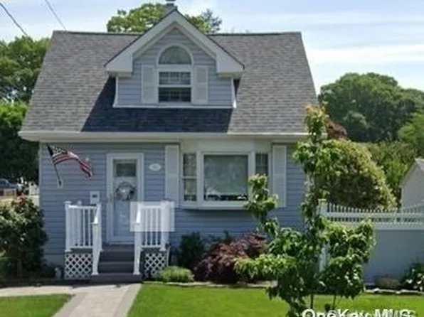 229 Johnson Avenue, Sayville, NY 11782