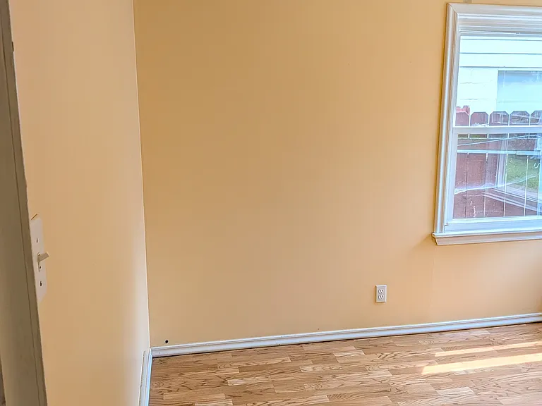 1436 Curtis Ave — Photo 11