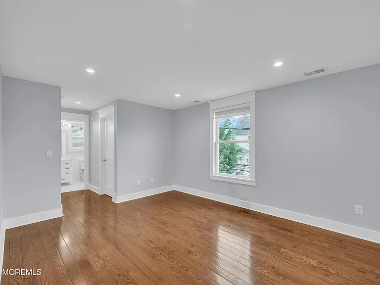 83 Pearl St — Photo 17