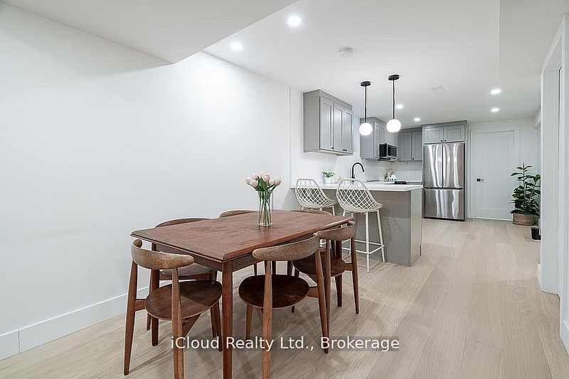 Burlington House for rent - 5 Bedrooms — photo 42