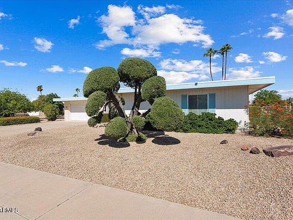 3rd image of 10822 W LOLA Drive