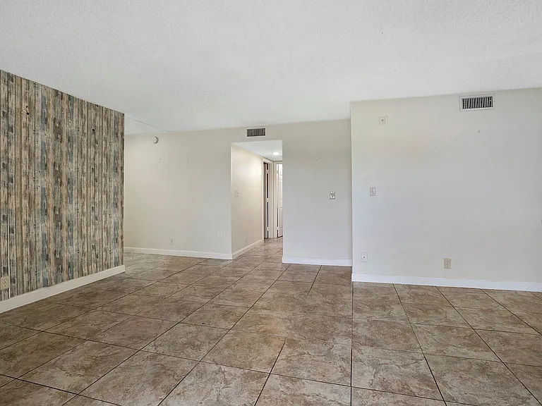 7640 Westwood Dr #411 — Photo 12