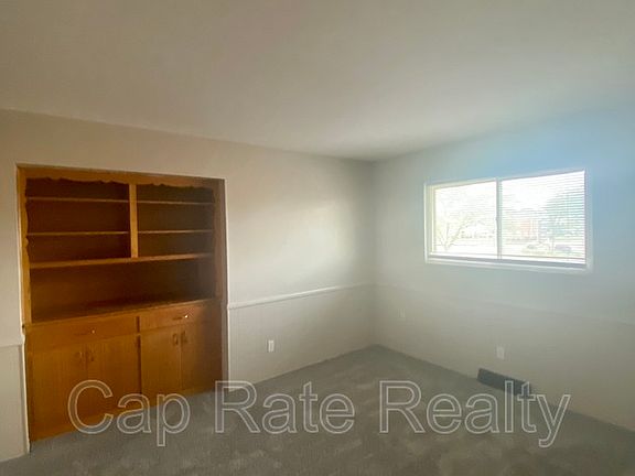 4th image of 26 S Hampton Rd #C