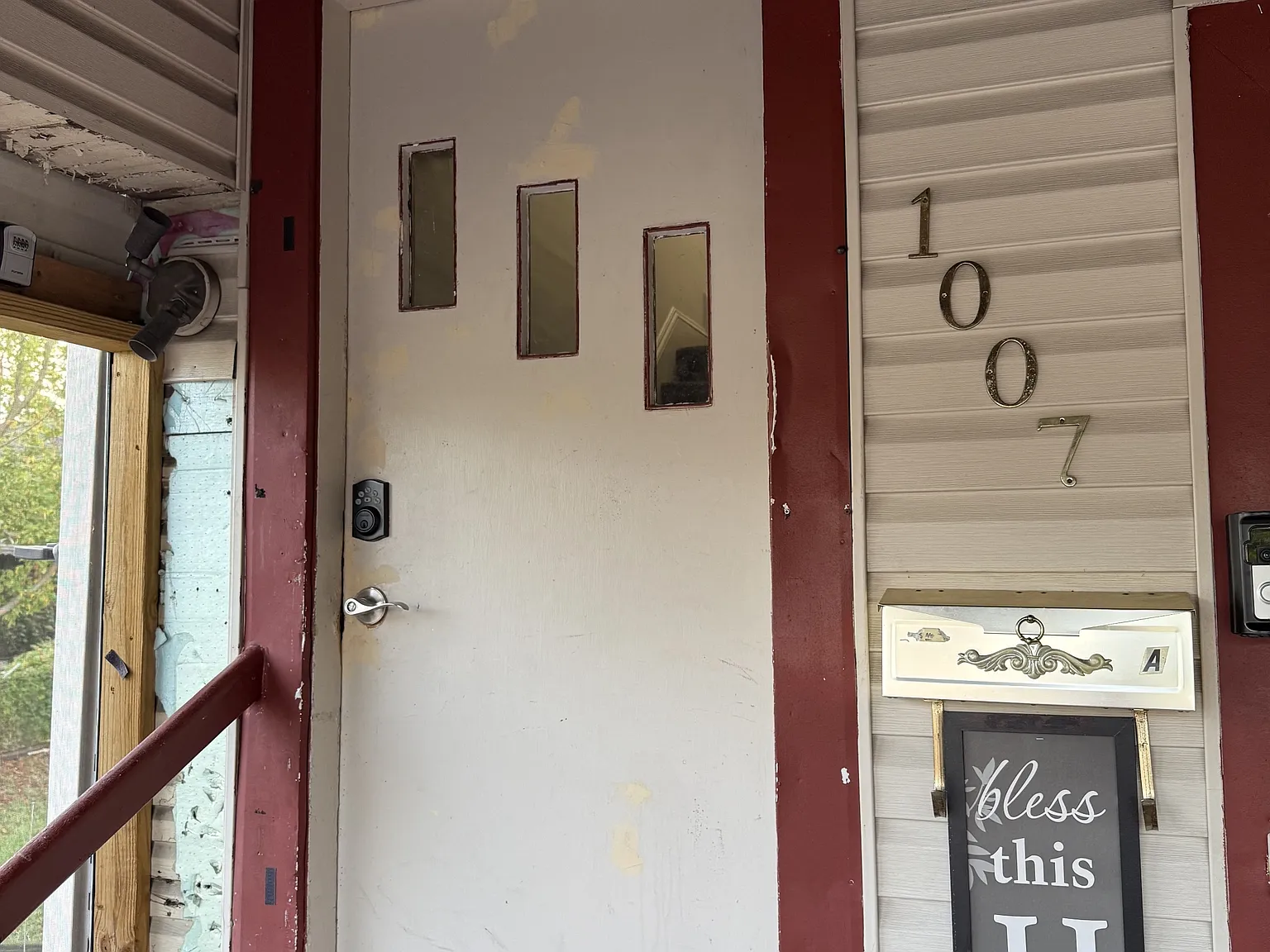 1007 Grant Street - B — Photo 3