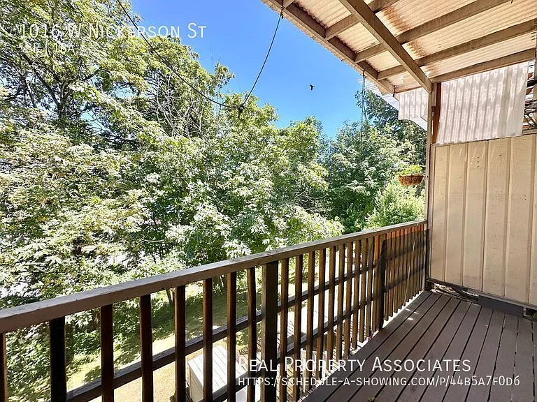 1016 W Nickerson St — Photo 8