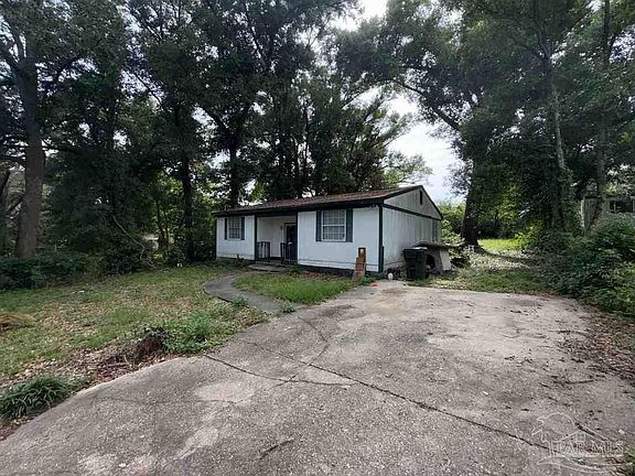 2nd image of 211 Citrus St