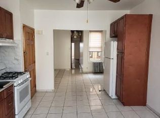 68-17 60th St #2L, Ridgewood, NY 11385