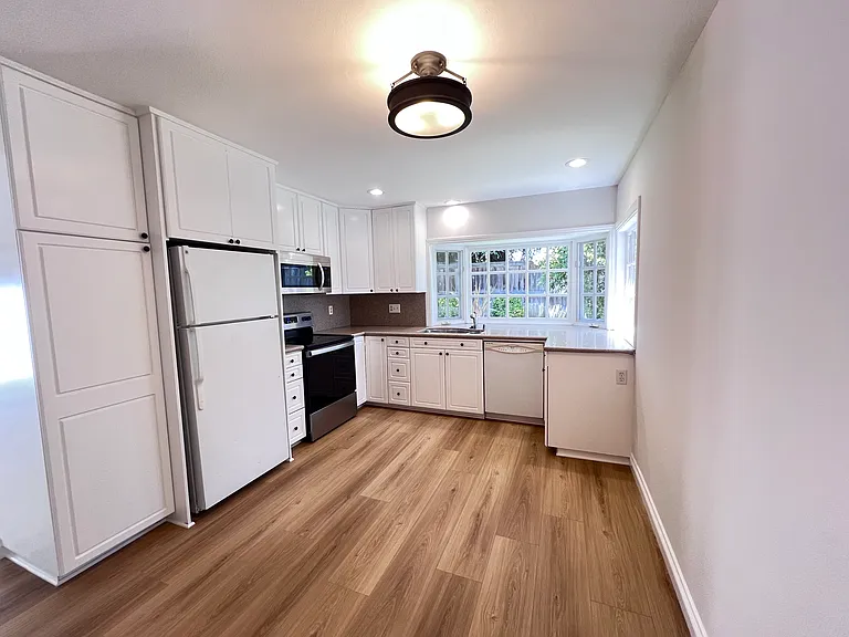 17712 Manchester Ave — Photo 4