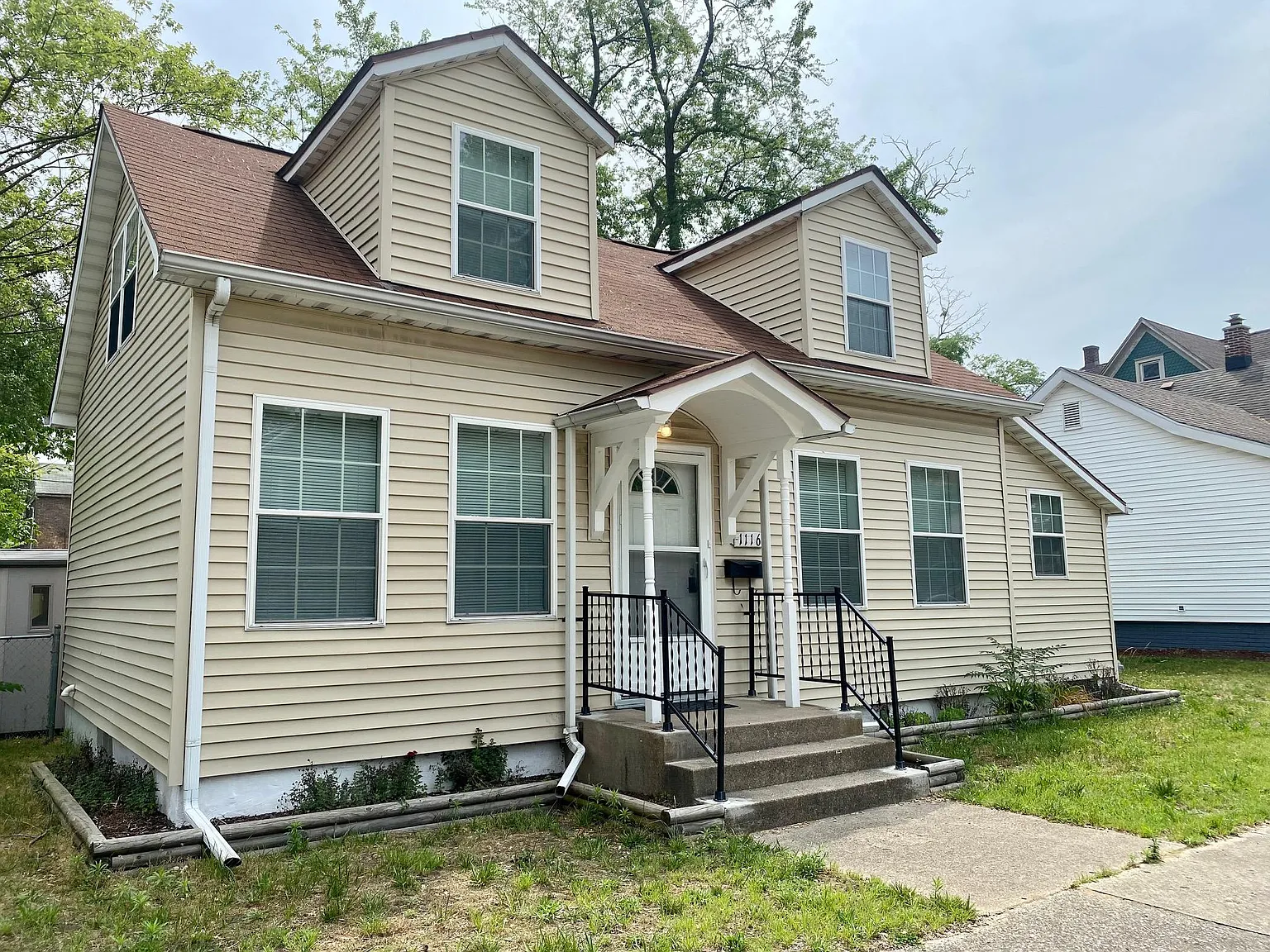 1116 Spring St photo 1