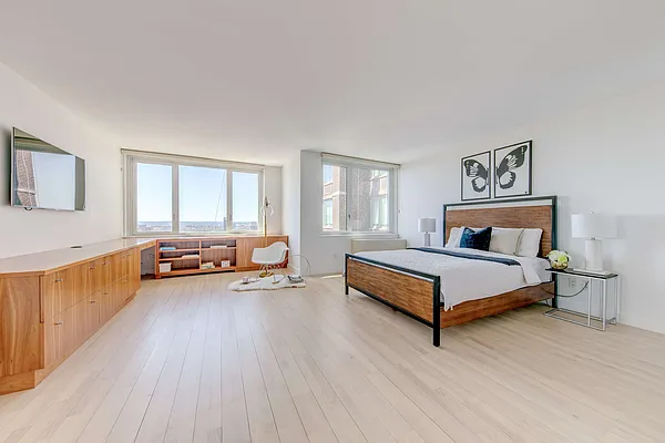 Rented by Lin Pan Realty Group LLC | media 41