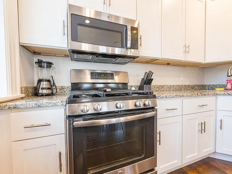2044 Beacon St #5 — Photo 3