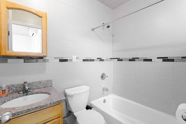 Rented by Bond New York | media 17