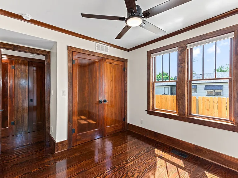 247 W 10th St — Photo 14