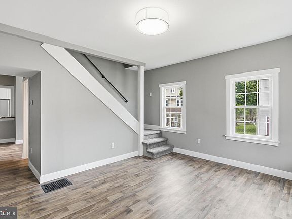 4th image of 57 Washington St