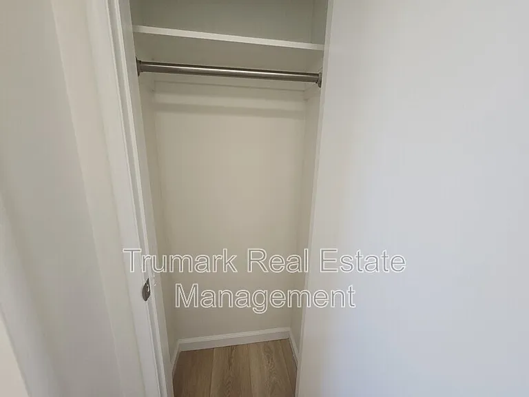 328 W Loraine St #9 — Photo 10