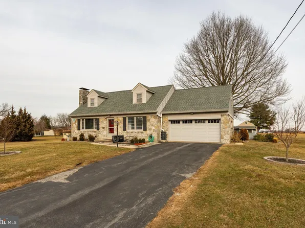 75 N Church St SW, Ephrata, PA 17522