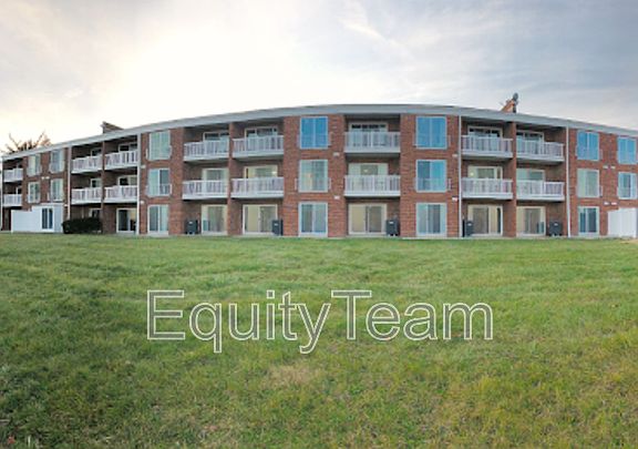2nd image of 2600 Bushnell St #11