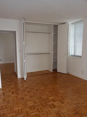 Rented by Realty Operations Group | media 7