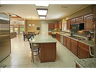 4th image of 8643 Tanoak Dr