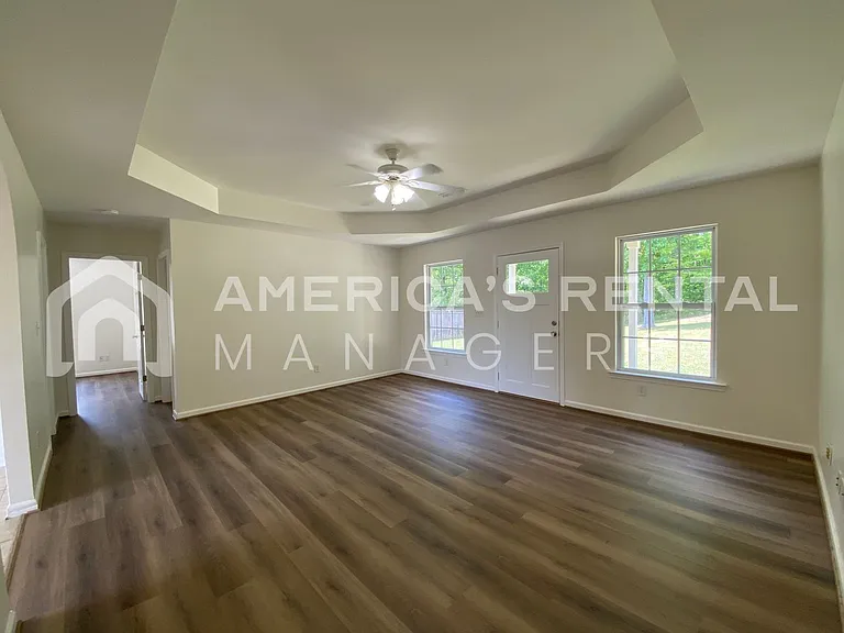 21880 Eastern Valley Rd — Photo 10