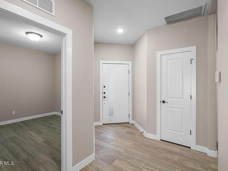 10013 Hueco Junction Rd — Photo 5