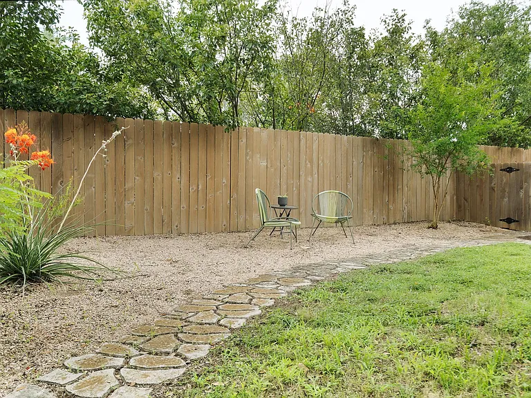 1406 Radam Cir — Photo 39