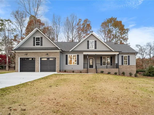 329 Courtney Ln, Lexington, NC 27295