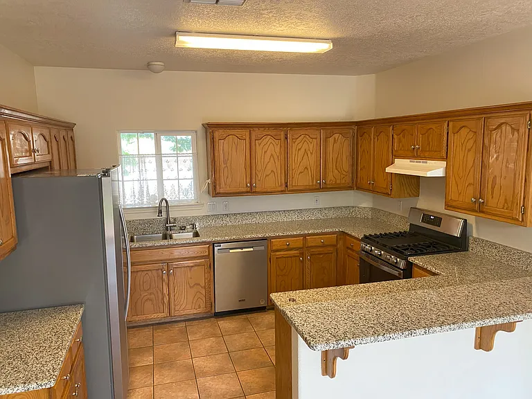 7432 Peregrine Rd NE — Photo 5
