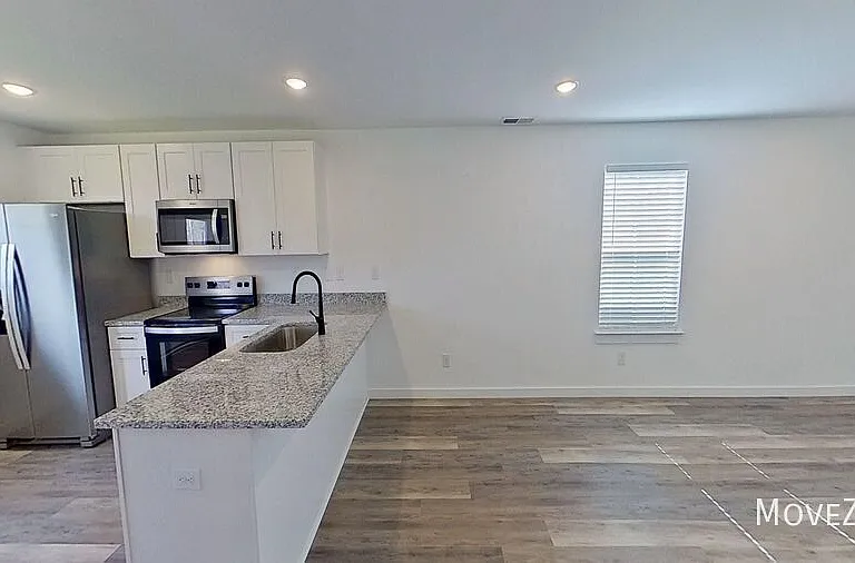 275 Vanderbilt Rd — Photo 17
