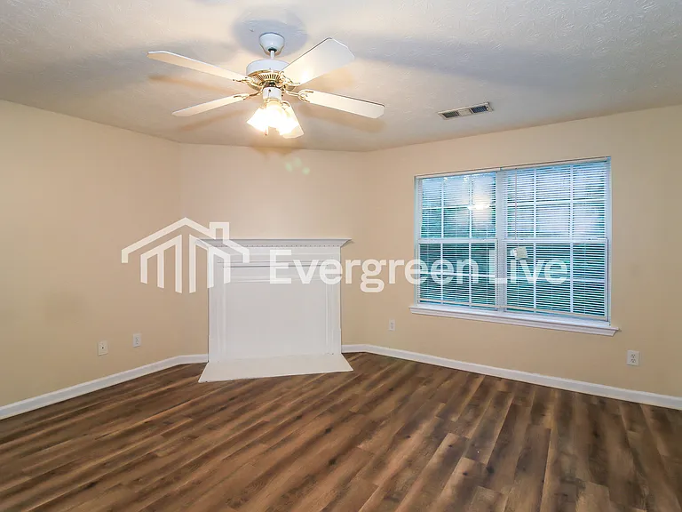 1476 Keystone Dr — Photo 4
