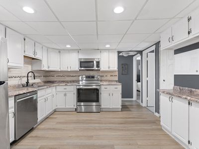 7 Shadowbrook Ln APT 10, Milford, MA, 01757