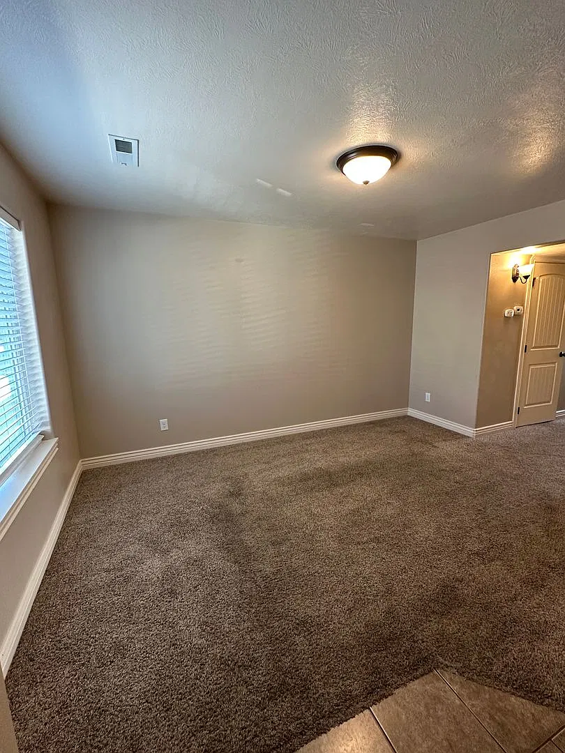 5 Bath Lincoln Park Townhome — Photo 2