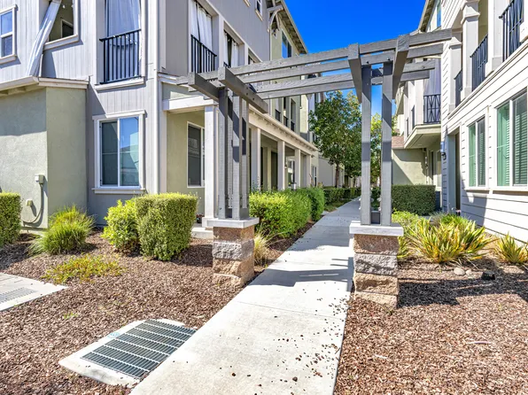 37634 Cape Cod Rd, Newark, CA 94560