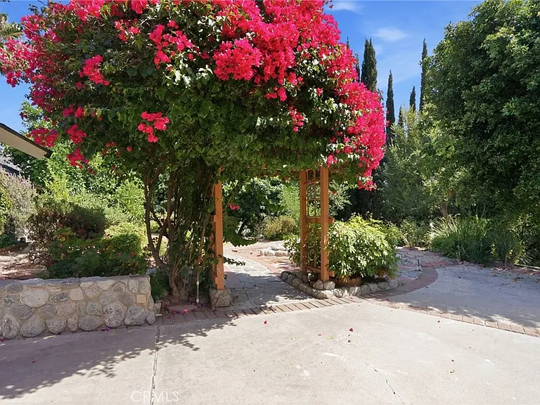 16682 Oakhurst Cir — Photo 3