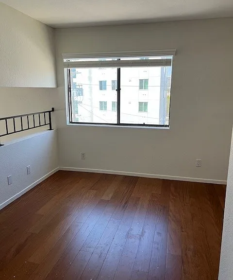 1819 Greenfield Ave #305 — Photo 4