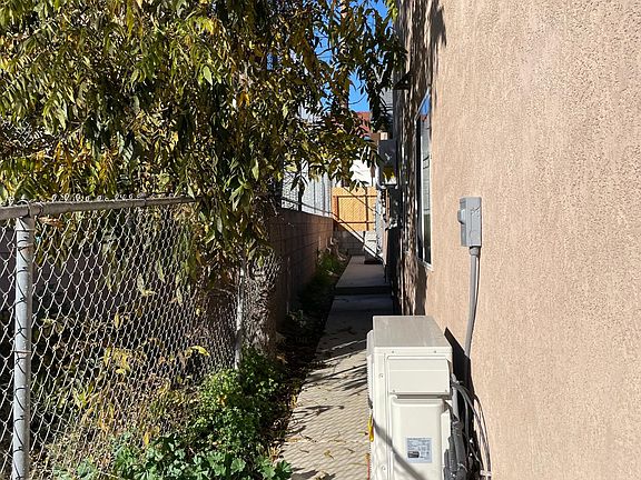 4th image of 3824 Teak St