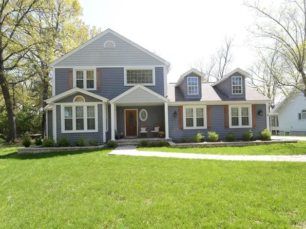 1306 S Geyer Rd, Saint Louis, MO 63122