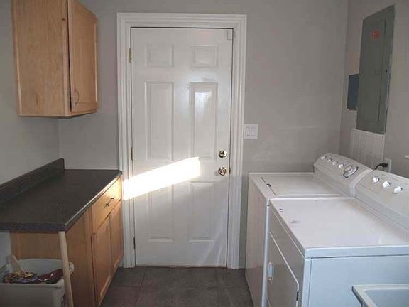 Washer and Dryer Stay