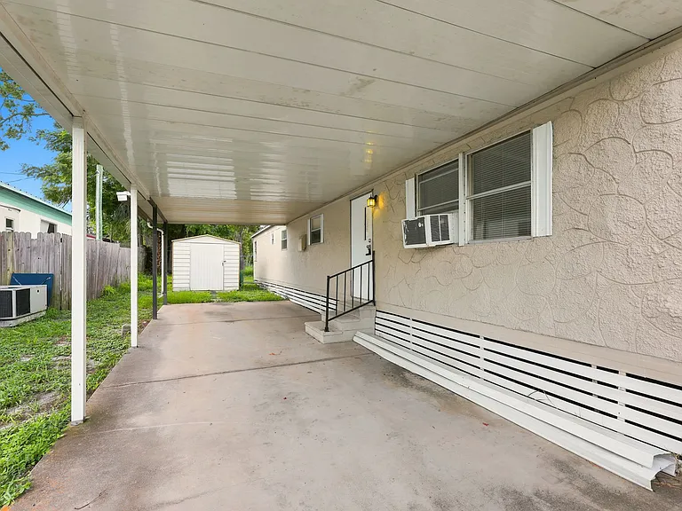 7130 Commons Blvd — Photo 17