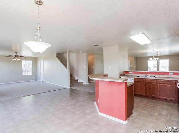 3rd image of 658 Northhill Cir