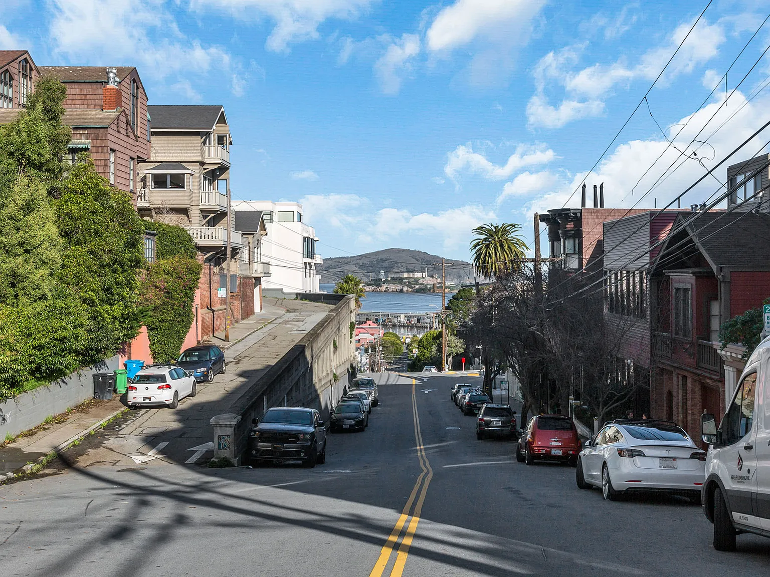 2355 Leavenworth — Photo 4