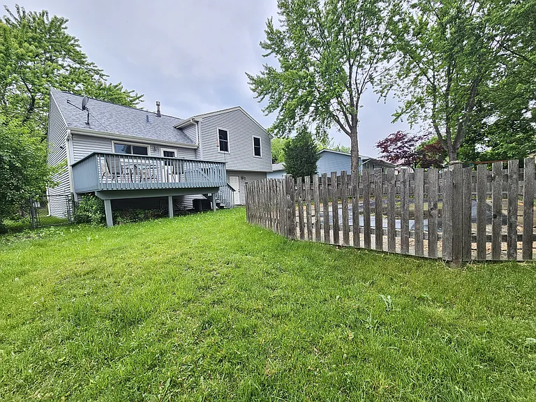 571 White Birch Rd — Photo 20