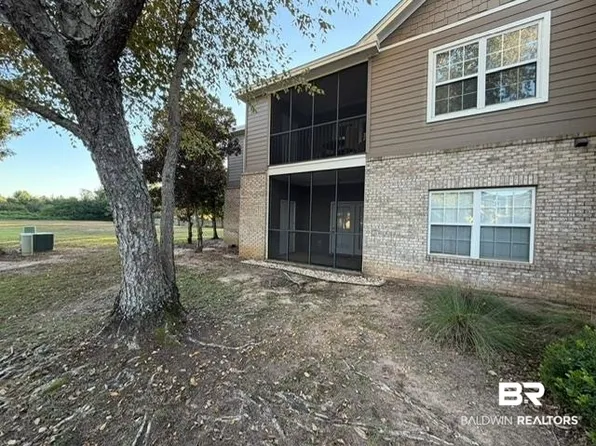 450 Park Ave APT 210, Foley, AL 36535