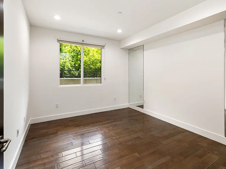 1304 Roxbury Dr #103 — Photo 13
