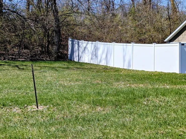 3410 Shadow Wood Ct, Milan, IL 61264