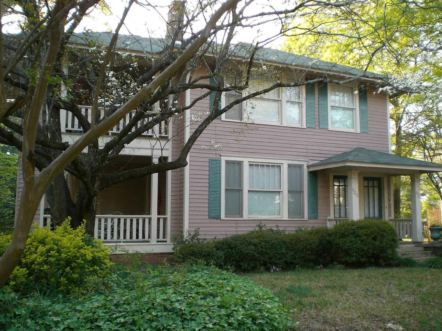 925 Maple St — Photo 4