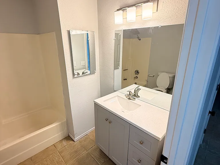3244 Lindell Rd — Photo 9