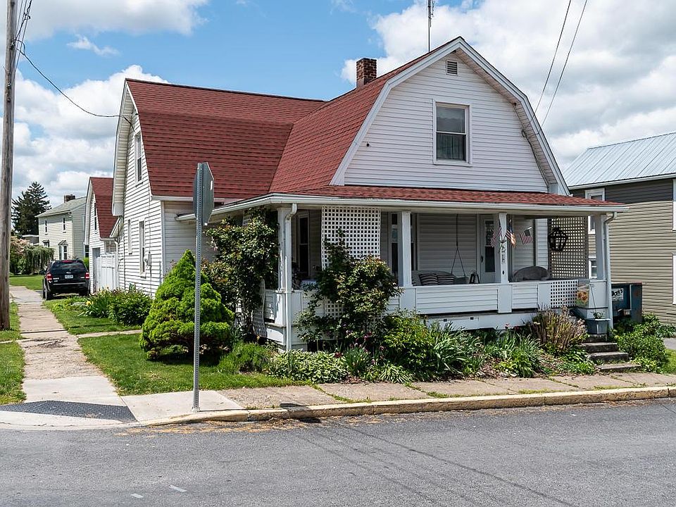 1st image of 200 Maple St