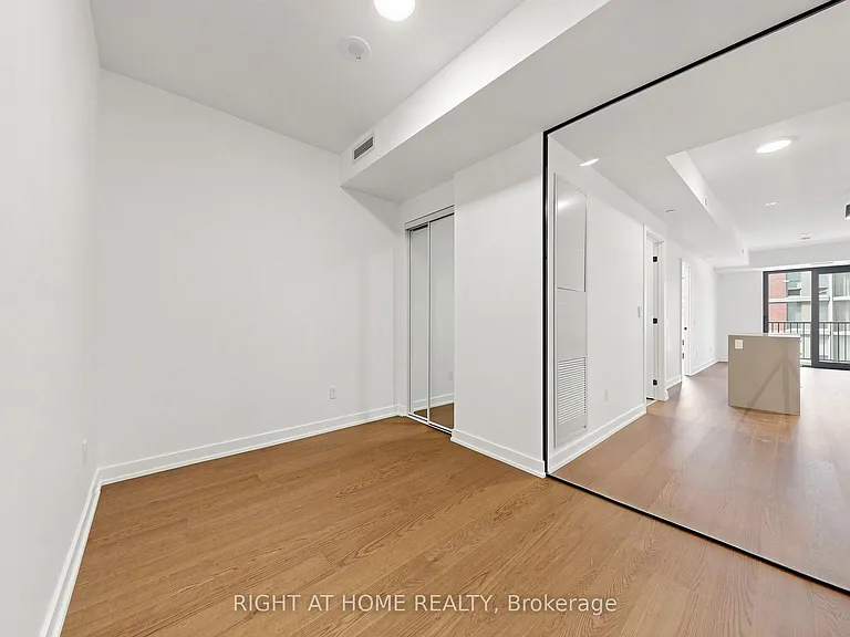 91 Montclair Ave #521 — Photo 27